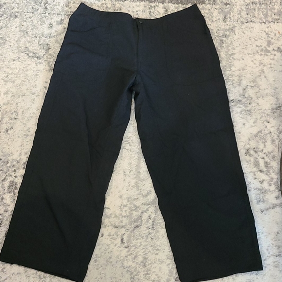Mountain Hard Wear black nylon crop pants - Picture 2 of 6
